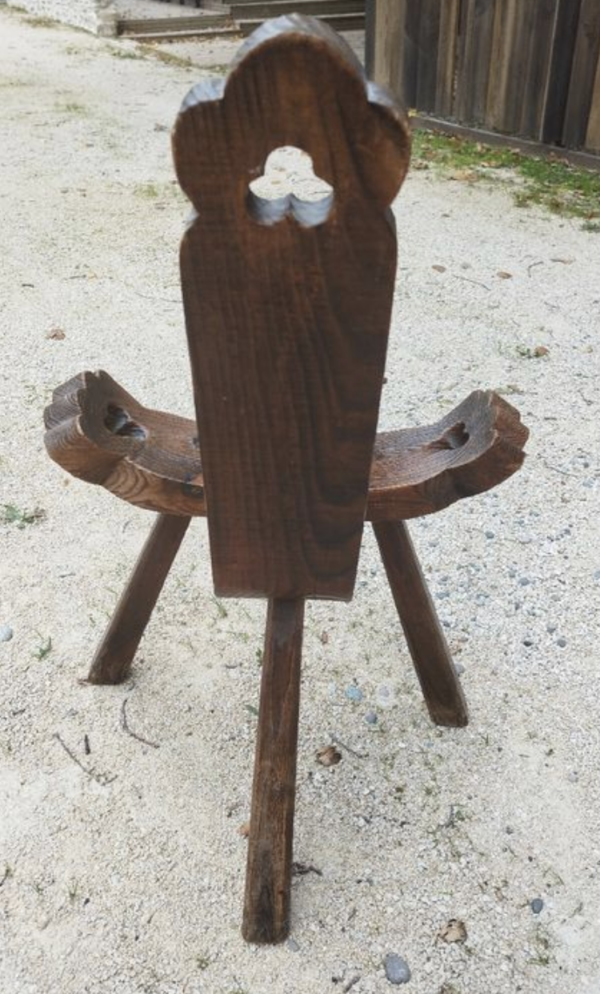 Chaise tripode – Image 3
