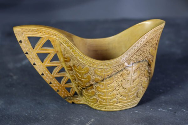 Coupe de mariage bois sculpté