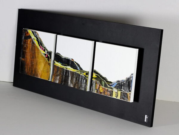 Trois panneaux avec paysage abstrait.