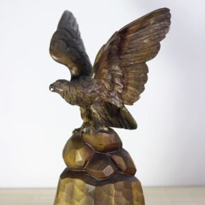 Sculpture montagne aigle royale